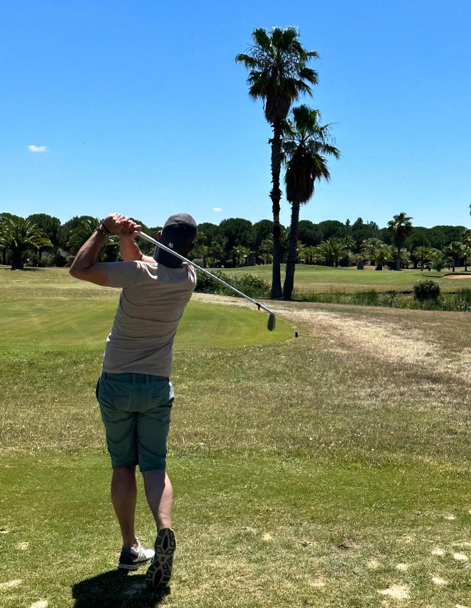 Golf courses - Ben playing in Barialto Golf Club